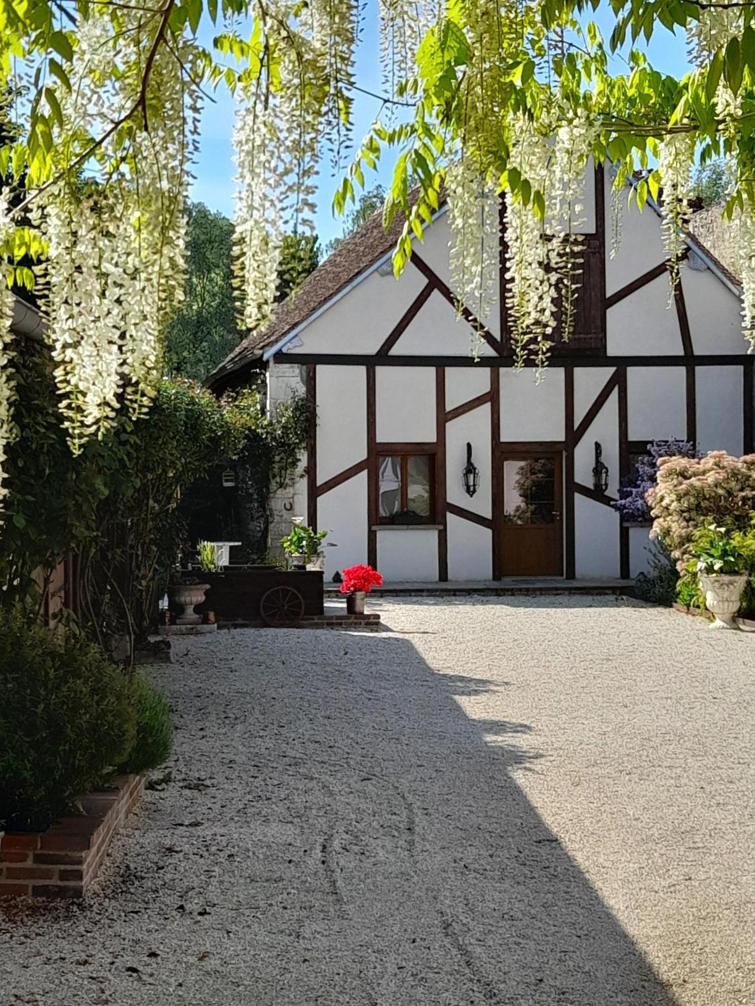Aux Sources De Ouanne Bed and Breakfast Εξωτερικό φωτογραφία