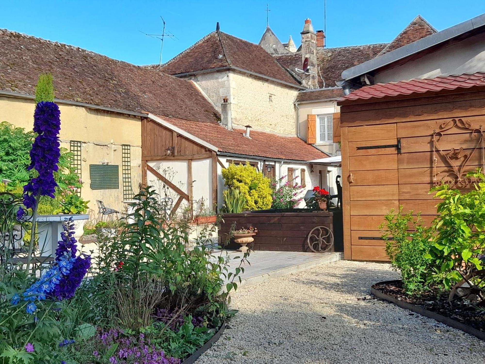 Aux Sources De Ouanne Bed and Breakfast Εξωτερικό φωτογραφία